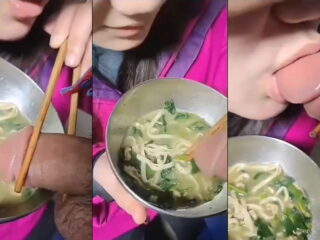 doc-la-em-an-mi-con-lay-chim-anh-cham-mut